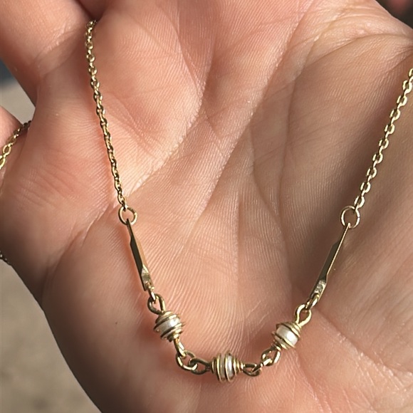 Avon Jewelry - Vintage Avon gold tone and pearl necklace